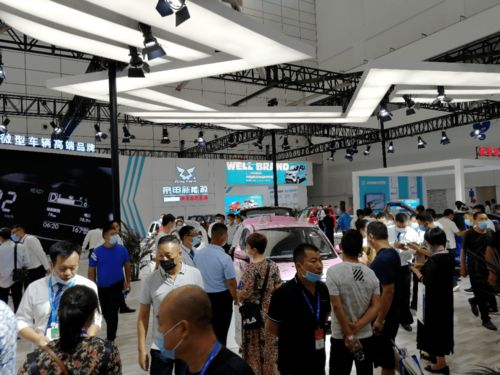 宗申新能源攜行業領軍人物劉建偉強勢亮相濟南展，與九州游旅行社共啟合作新篇